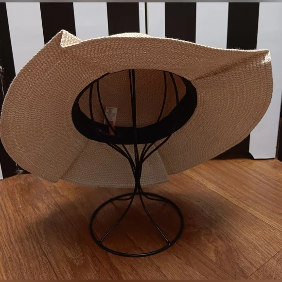 Betmar pleated straw hat - Picture 6 of 9